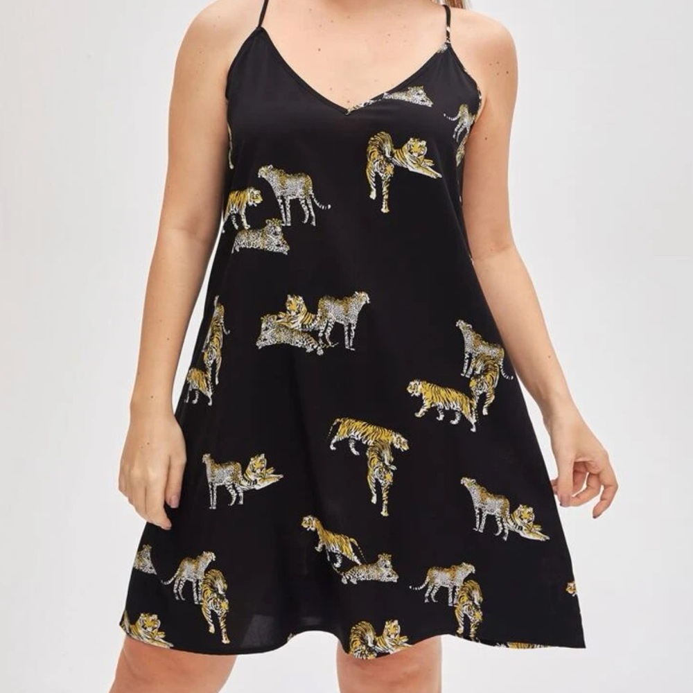 Safari shift dress 🐅